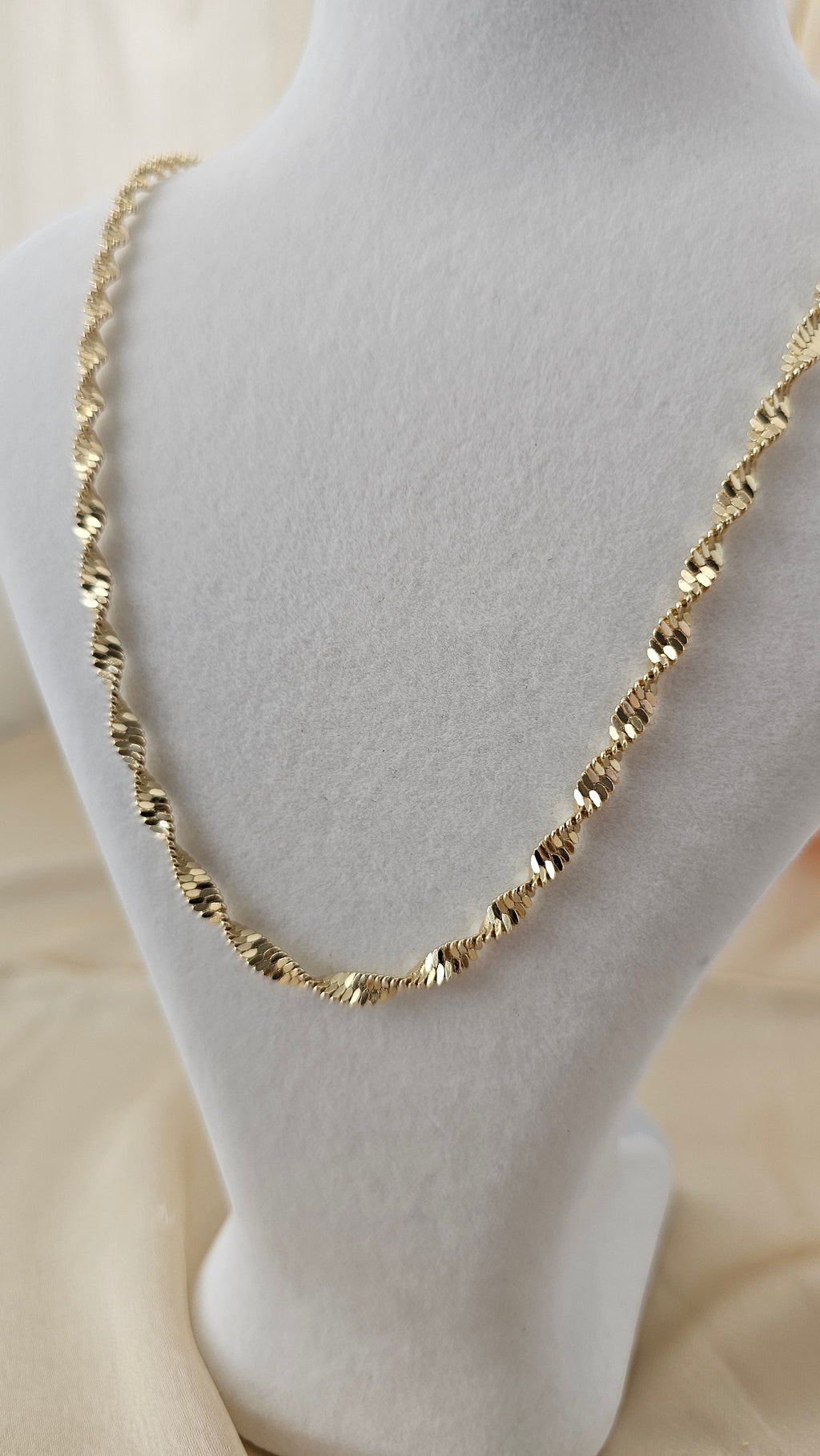 Shimmer Singapore Chain Necklace