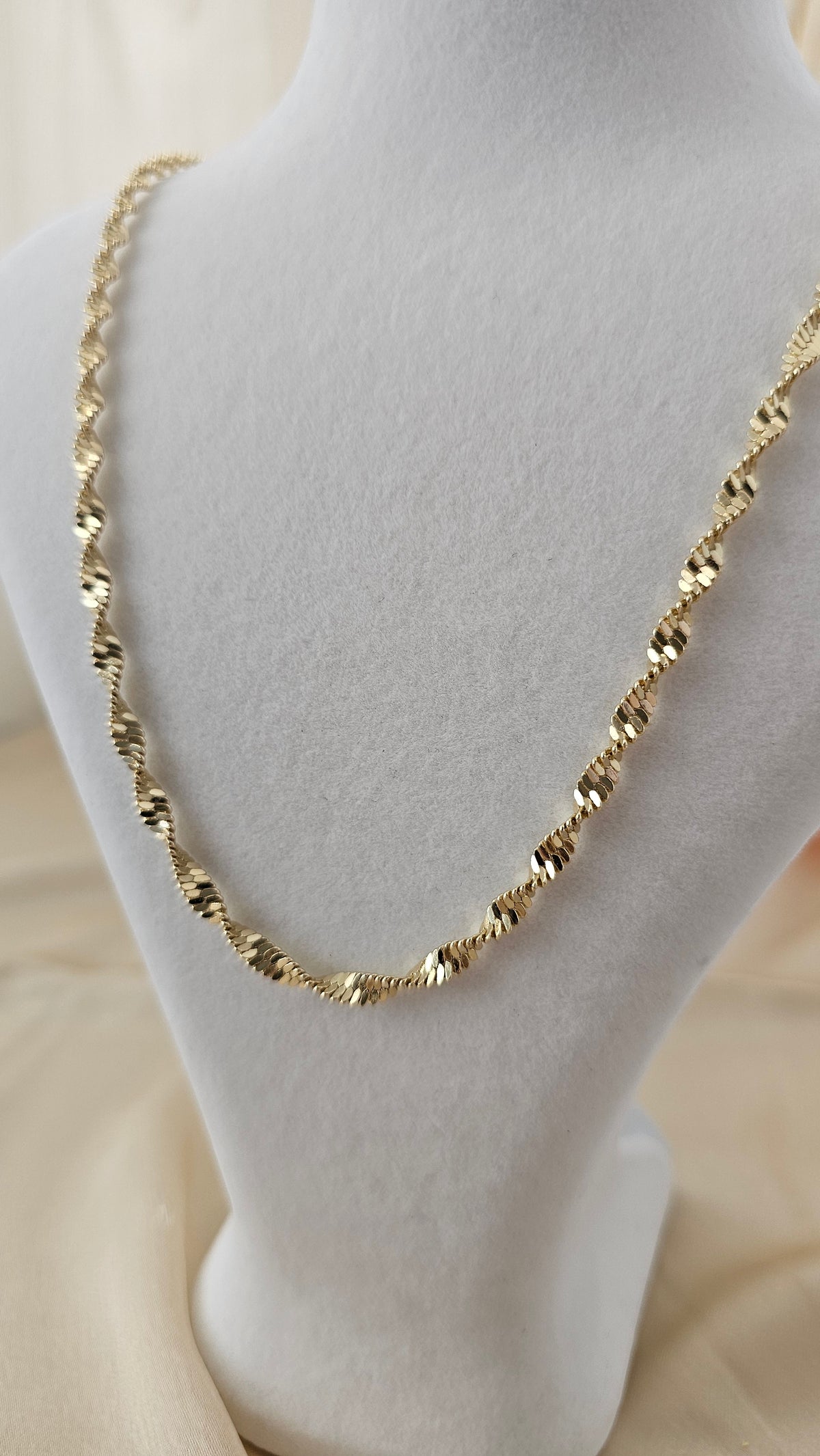 Shimmer Singapore Chain Necklace