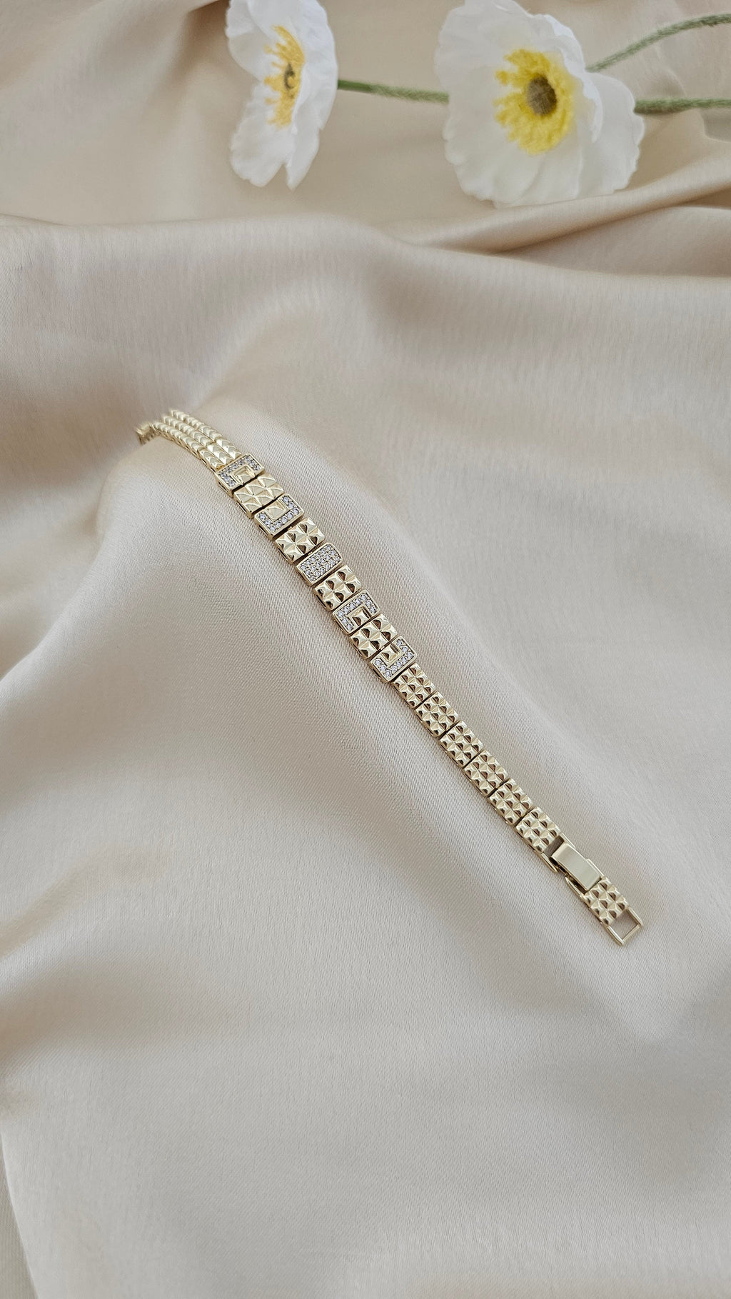 Aurelia Pavé Link Bracelet – Gold Tone