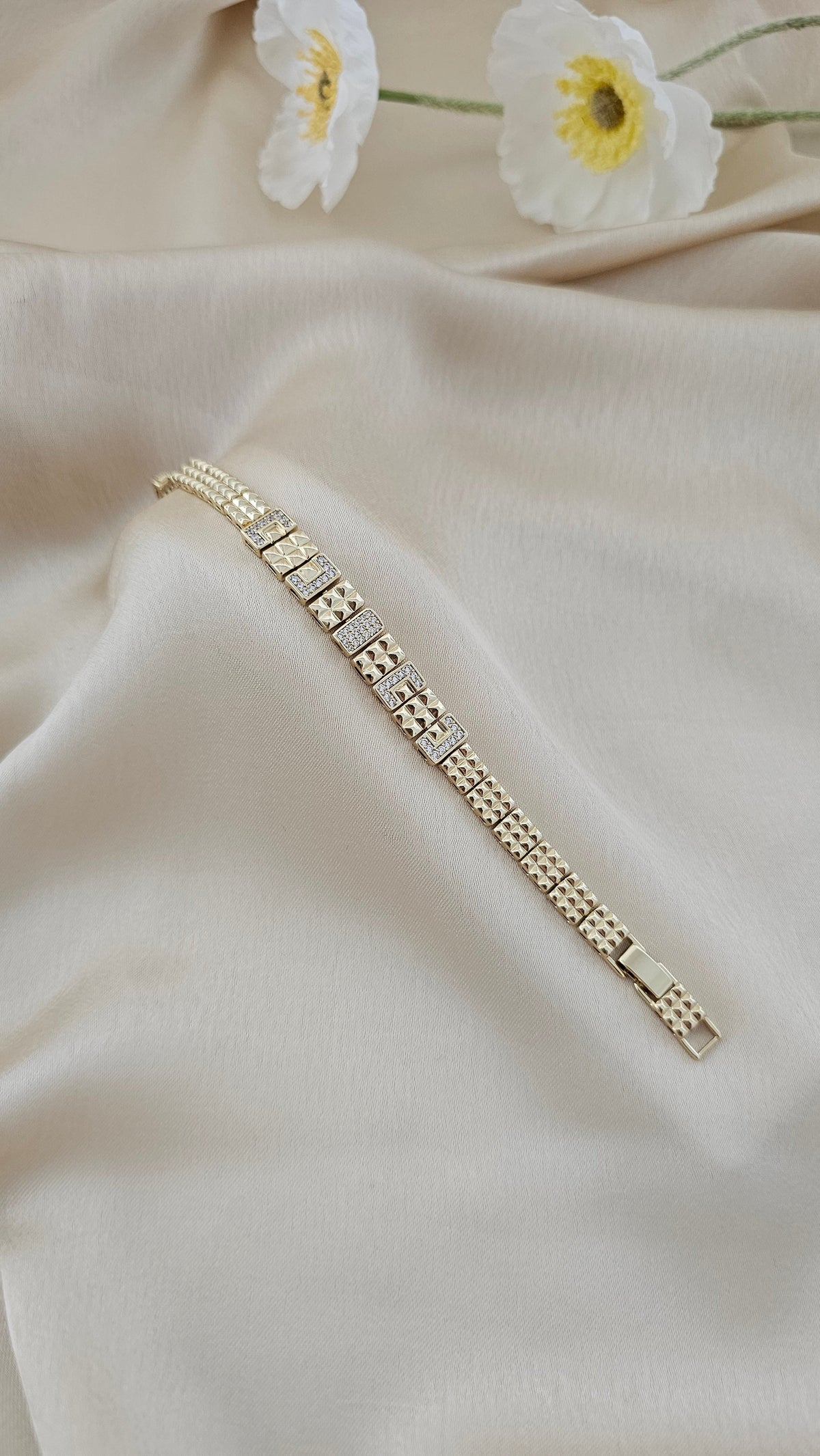 Aurelia Pavé Link Bracelet – Gold Tone