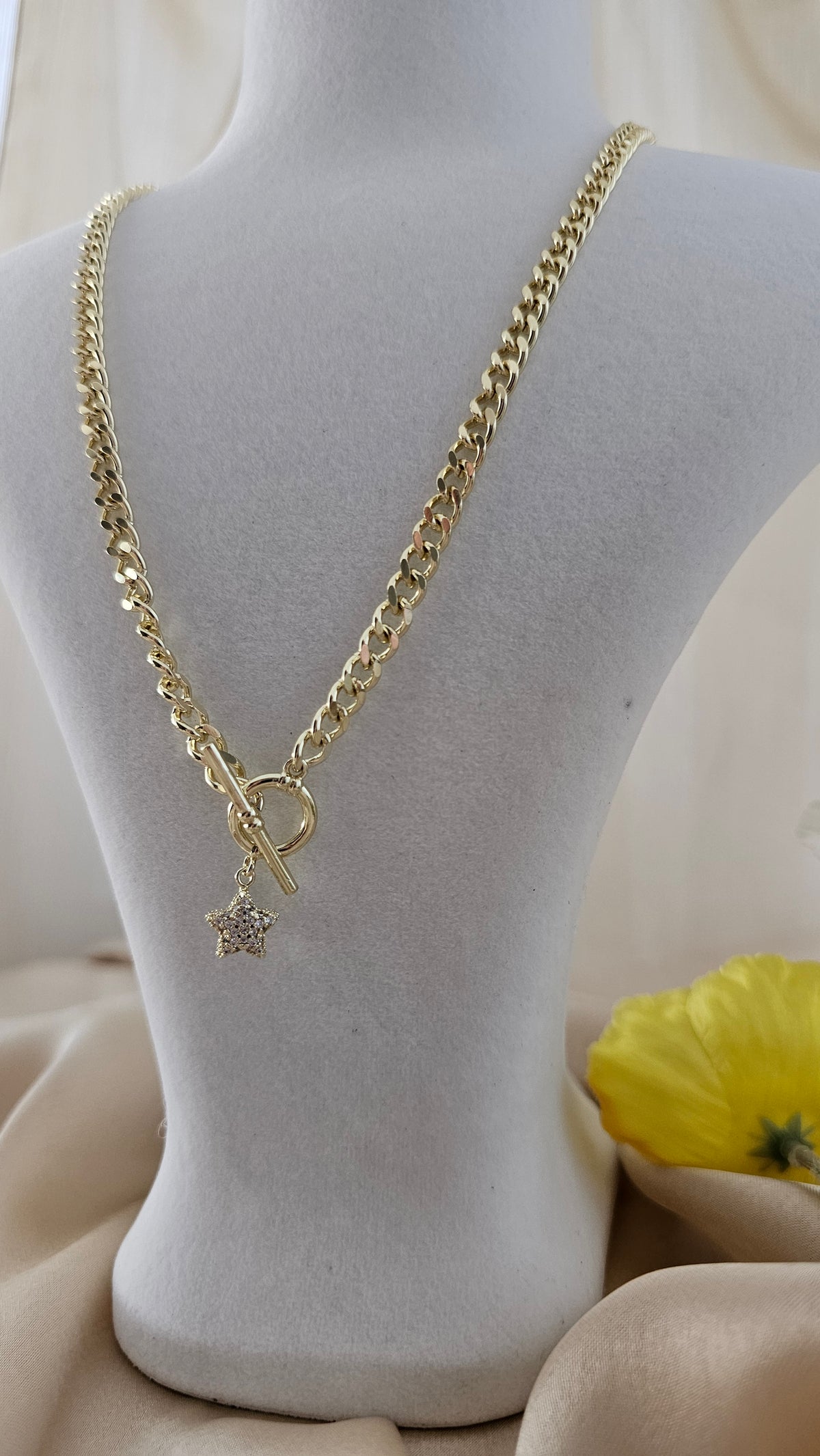 Star Charm Toggle Chain Necklace